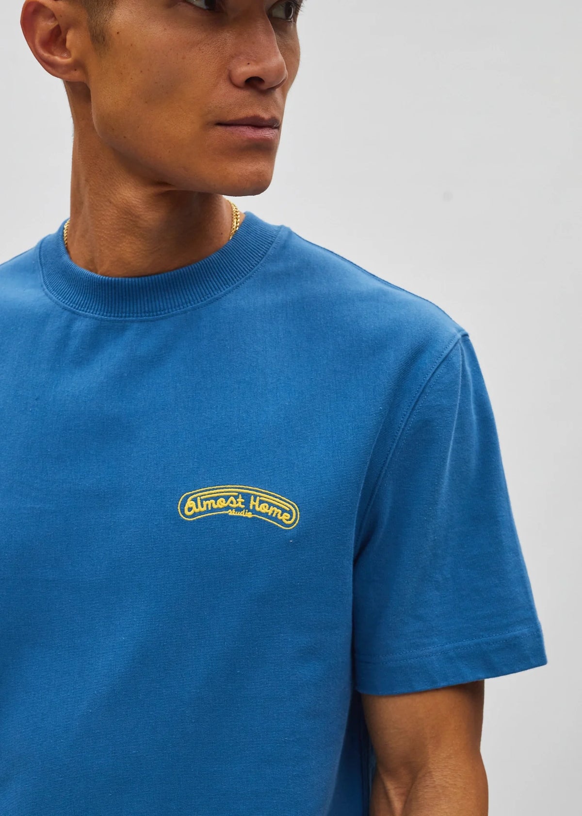 Studios tee