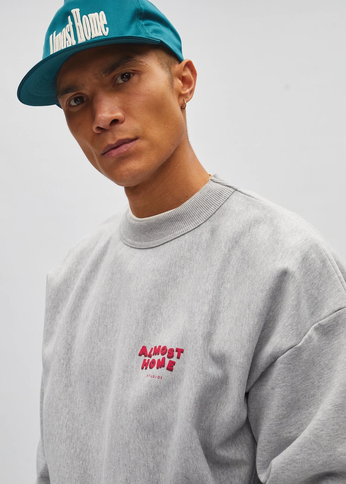 Logo sweater